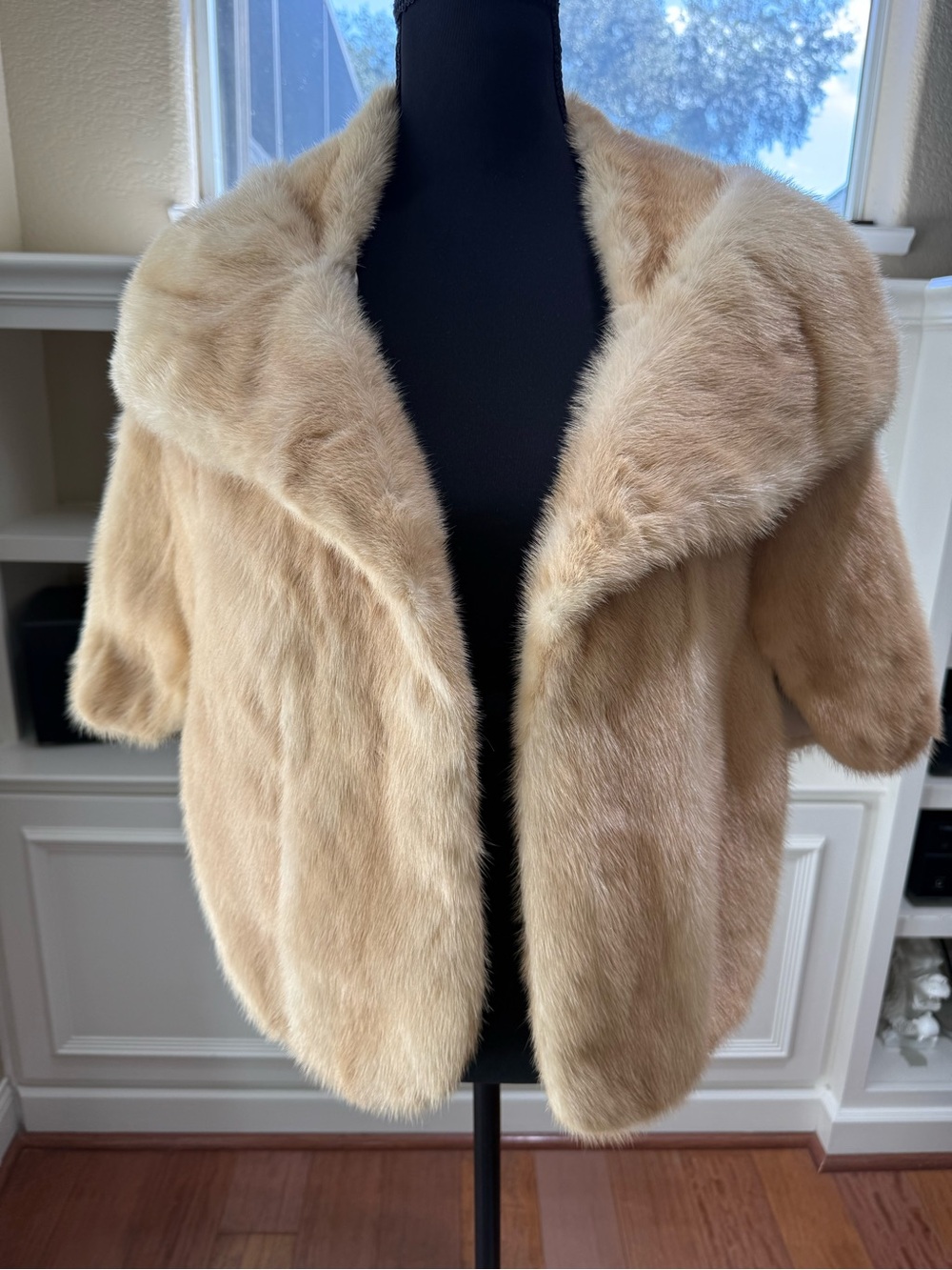 Real Fur Capelet Cream OSFM Vintage Cream Beige Short Fur Coat